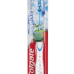 Colgate Max White Medium zubná kefka 1ks